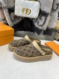 Picture of Louis Vuitton Slippers _SKULVsz35-42mnf0101602